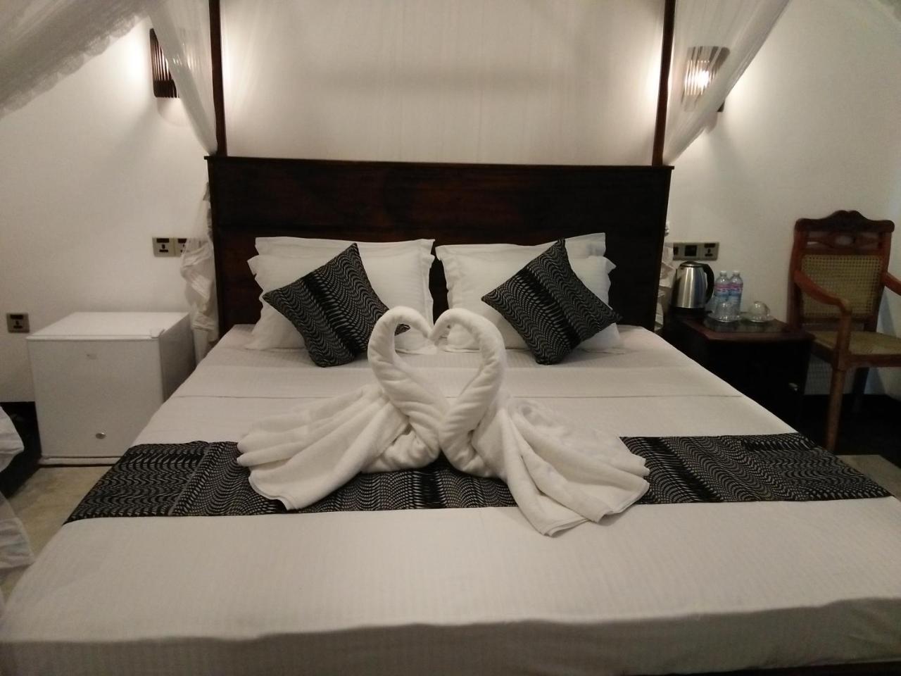 Sky Mountain Cafe With Seaview Bed & Breakfast Weligama Luaran gambar