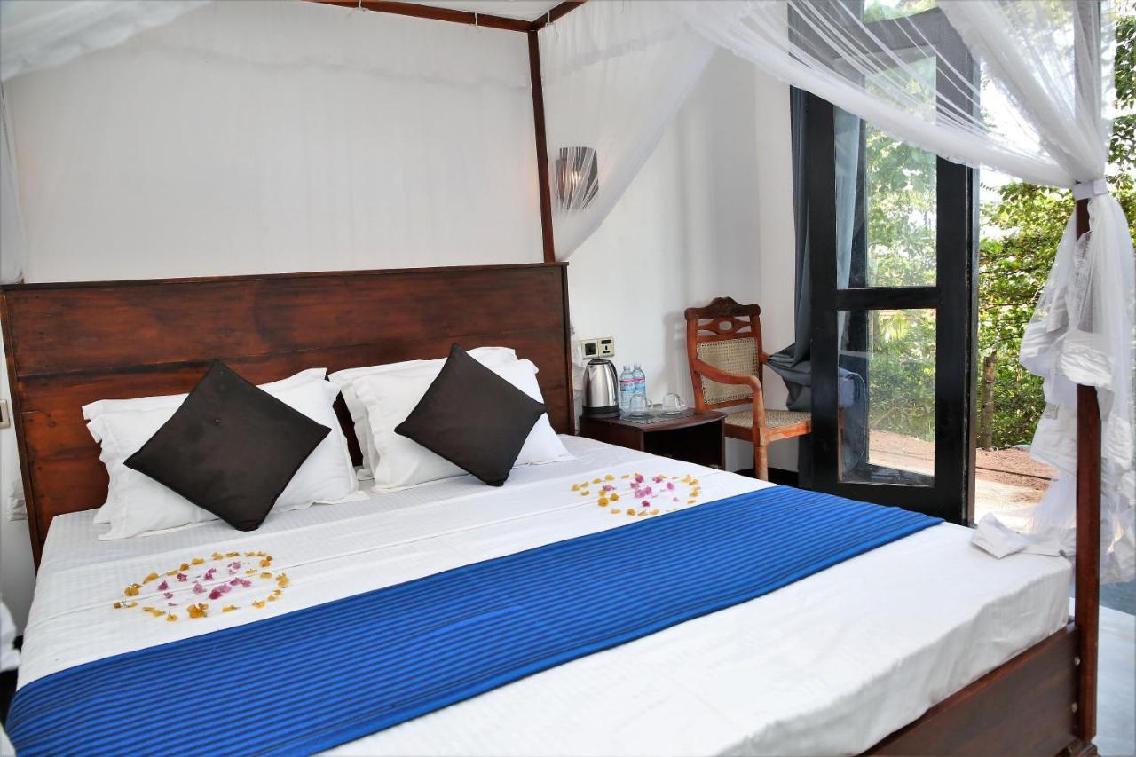 Sky Mountain Cafe With Seaview Bed & Breakfast Weligama Luaran gambar
