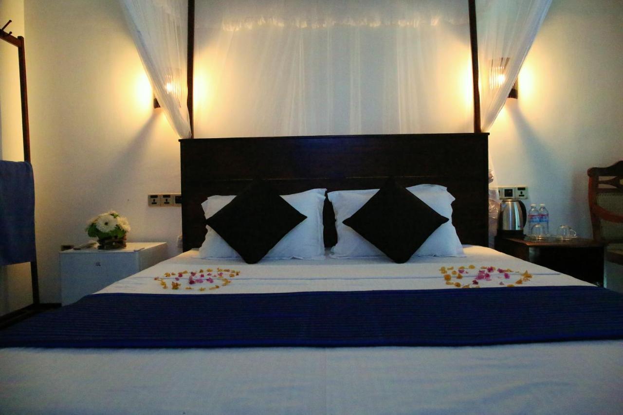 Sky Mountain Cafe With Seaview Bed & Breakfast Weligama Luaran gambar
