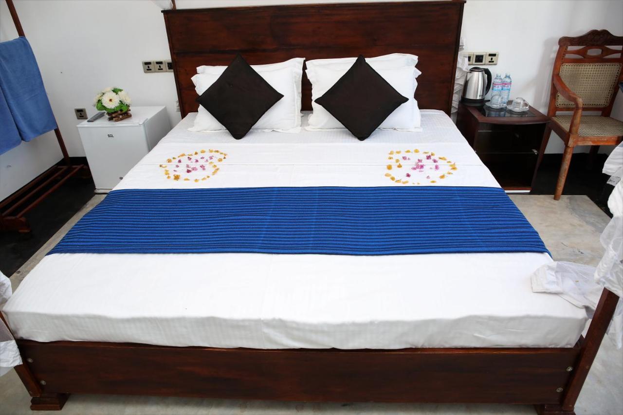 Sky Mountain Cafe With Seaview Bed & Breakfast Weligama Luaran gambar