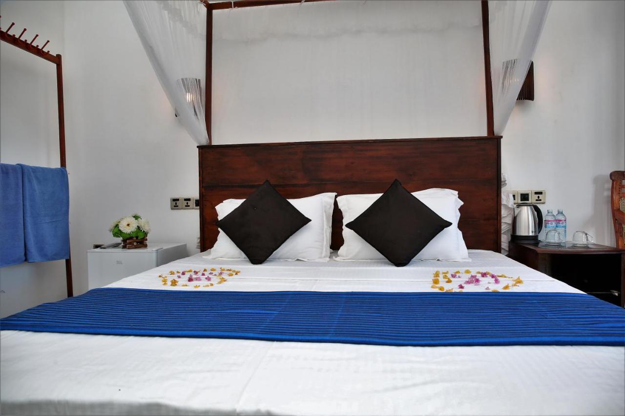 Sky Mountain Cafe With Seaview Bed & Breakfast Weligama Luaran gambar